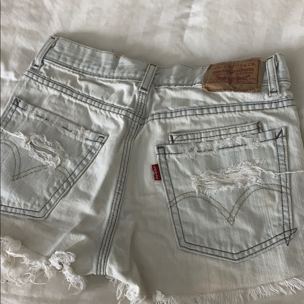Vintage lightwash Levi’s shorts